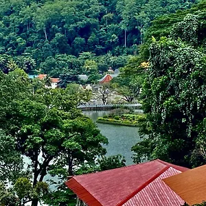 Гостевой дом Sesatha, Канди