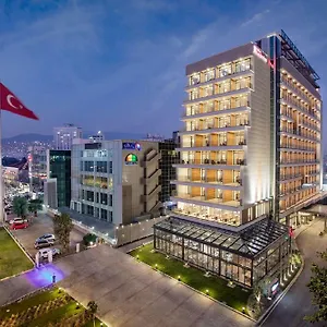 **** Отель Hilton Garden Bayrakli Турция